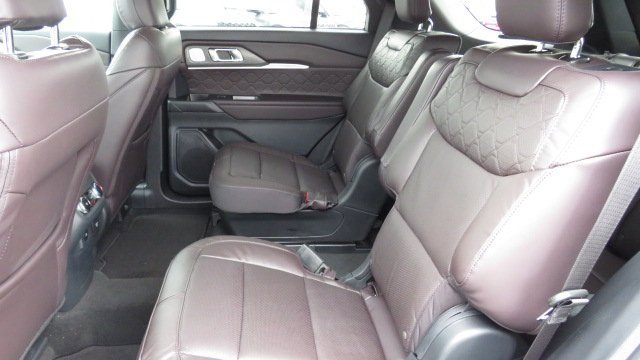New 2026 Ford Explorer Platinum image 6