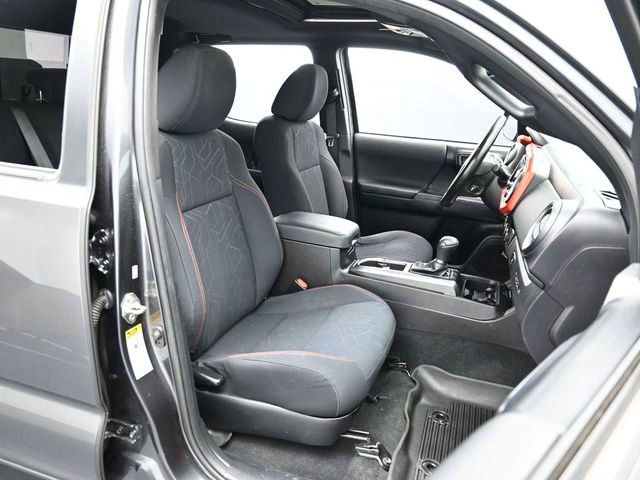 Used 2016 Toyota Tacoma TRD Sport RWD image 25