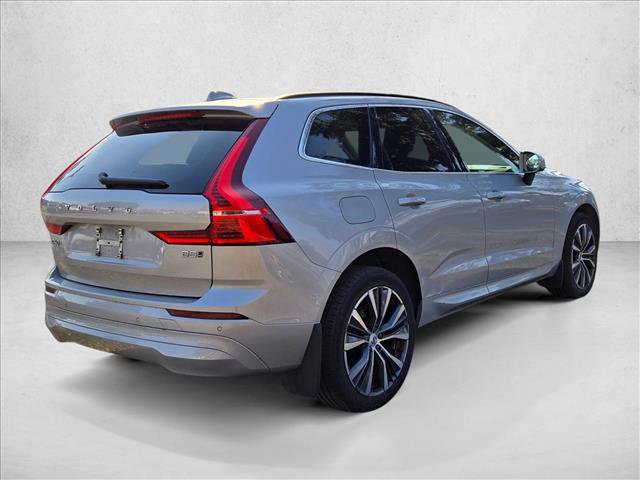 Used 2022 Volvo XC60 B5 Momentum image 5