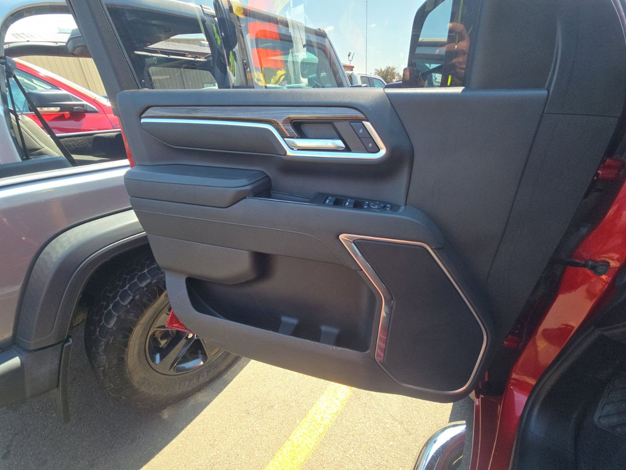 Used 2024 Chevrolet Silverado 2500 LT image 9