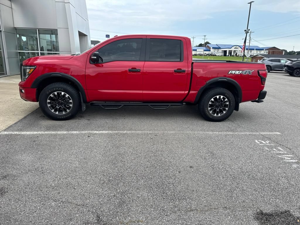 Used 2021 Nissan Titan PRO-4X w/ Pro-4x Convenience Package AWD/4WD image 4