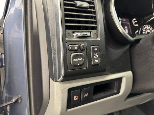 Used 2020 Toyota Sequoia Platinum image 36