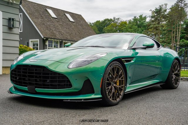 Used 2025 Aston Martin DB12 Coupe RWD image 14