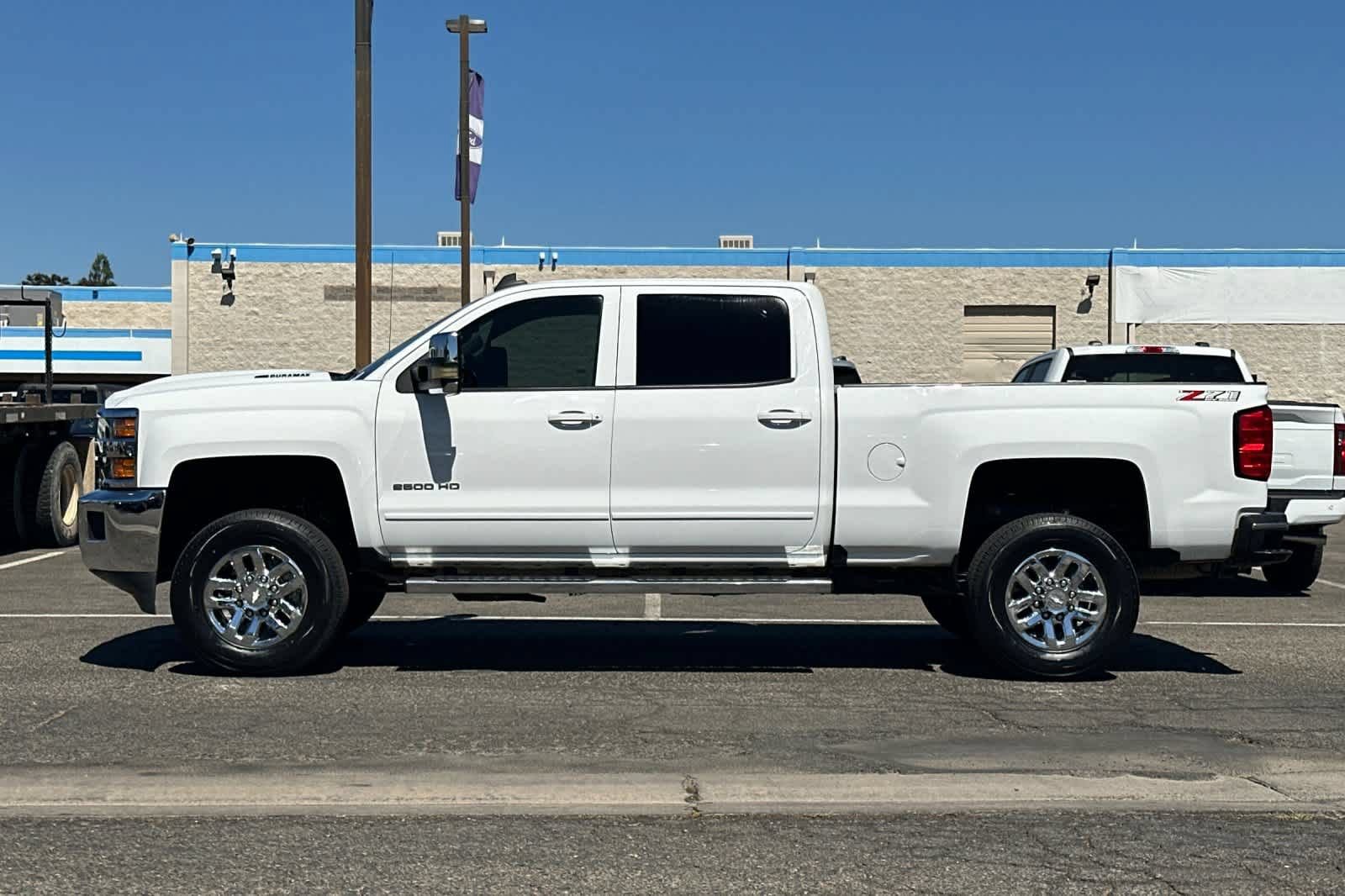 Used 2019 Chevrolet Silverado 2500 LT AWD/4WD image 5