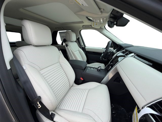 New 2026 Land Rover Discovery S AWD/4WD image 16