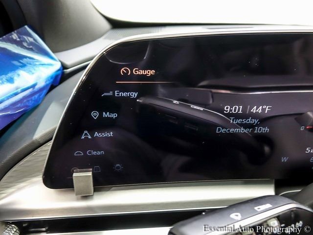 New 2025 Cadillac Lyriq Luxury w/ LPO, Floor Liner Package image 14