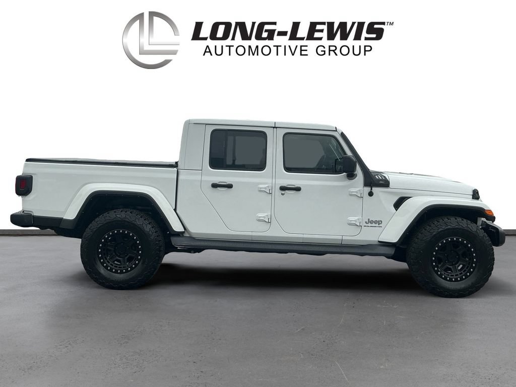Used 2023 Jeep Gladiator Overland w/ Trailer Tow Package AWD/4WD image 8