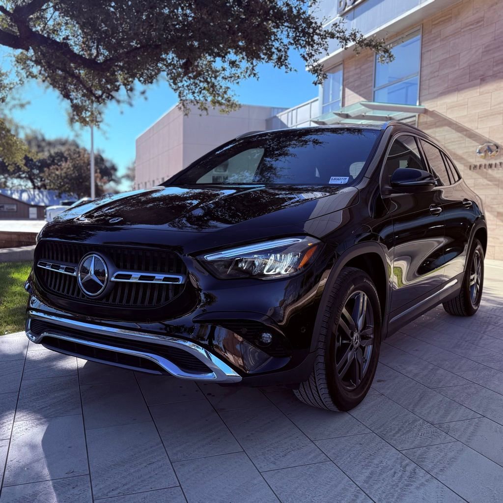 Used 2025 Mercedes-Benz GLA 250 w/ Exclusive Package image 3
