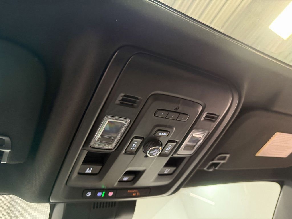 Used 2024 GMC Yukon Denali image 88