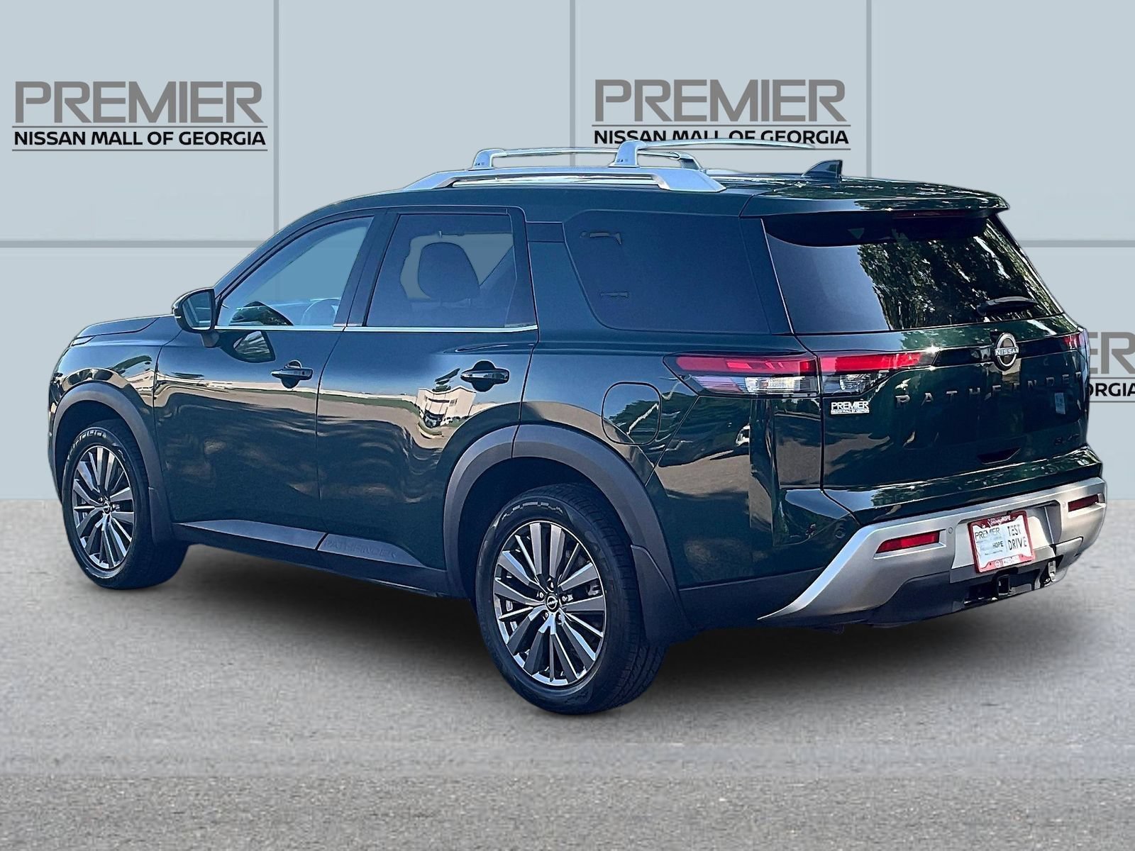 Certified 2023 Nissan Pathfinder SL w/ SL Premium Package AWD/4WD image 5