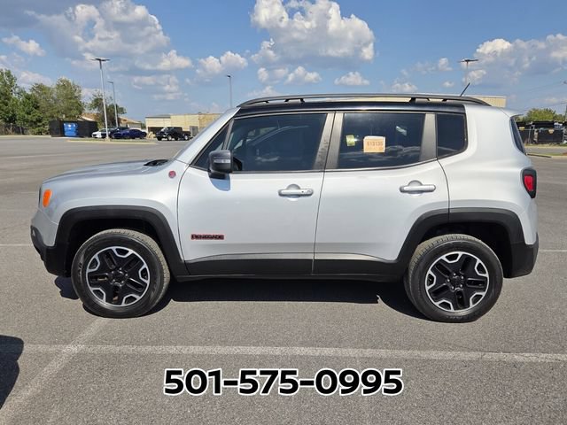 Used 2017 Jeep Renegade Trailhawk AWD/4WD image 2