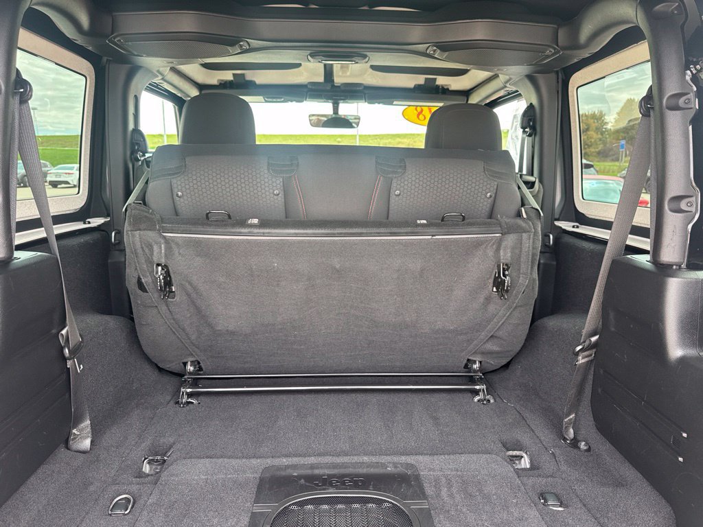 Used 2018 Jeep Wrangler Rubicon AWD/4WD image 31