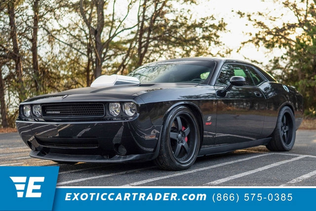 Used 2009 Dodge Challenger SRT8 w/ SRT Option Group II image 1