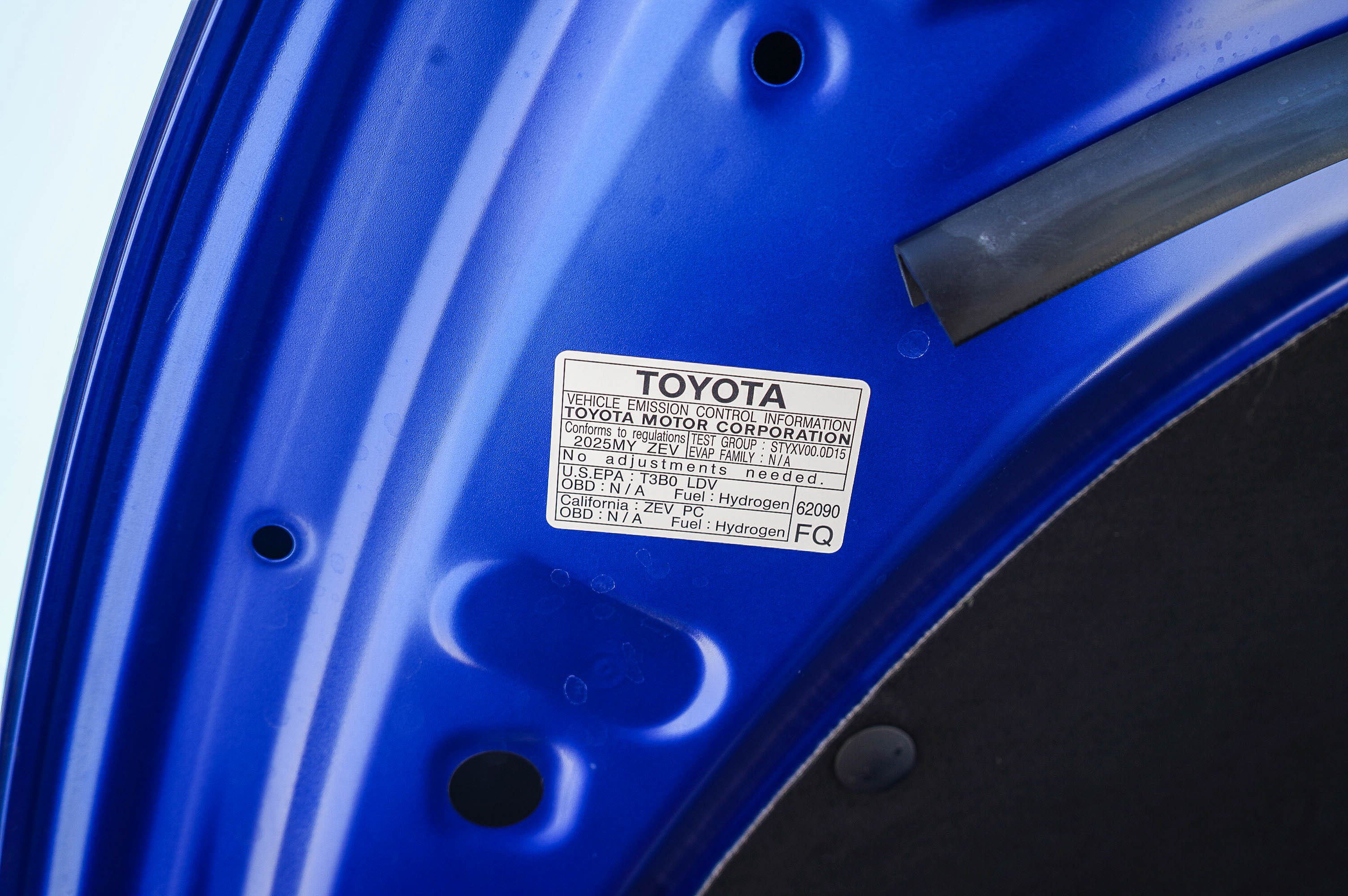 Certified 2025 Toyota Mirai XLE RWD image 27