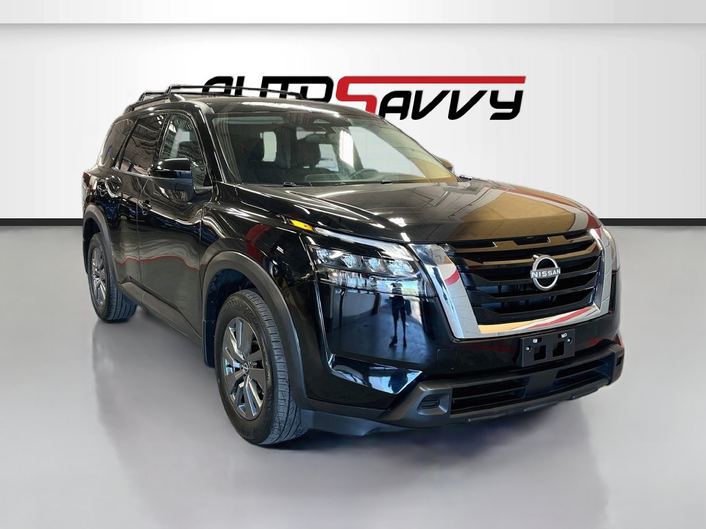 Used 2025 Nissan Pathfinder SV w/ Black Appearance Package AWD/4WD image 1