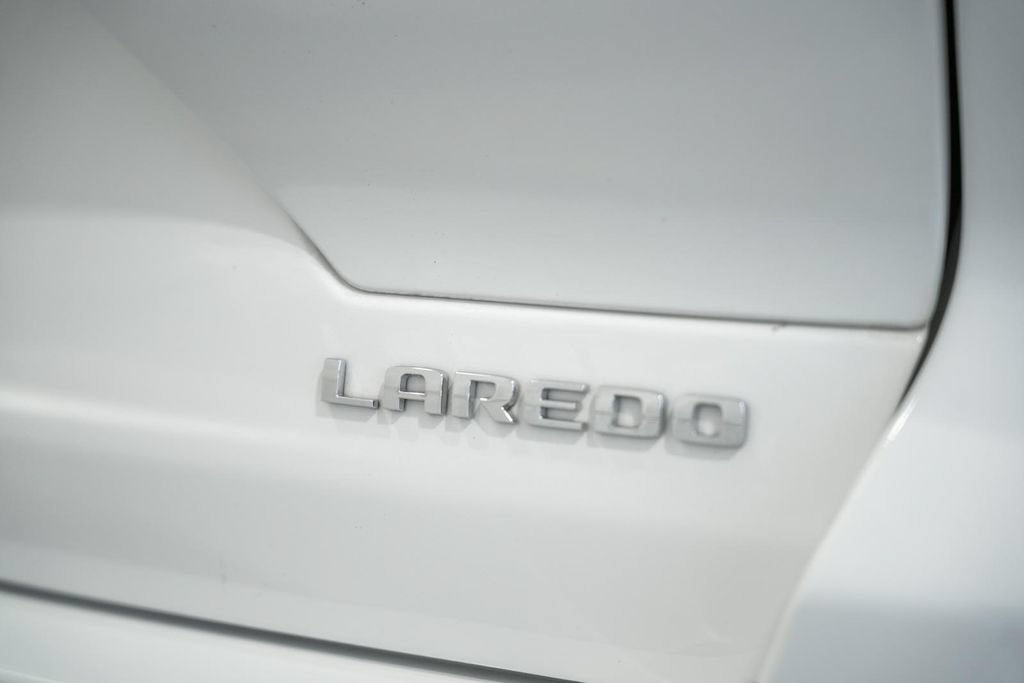 Certified 2023 Jeep Grand Cherokee Laredo AWD/4WD image 8