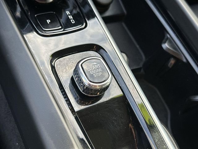 Used 2023 Volvo XC60 B5 Plus image 16