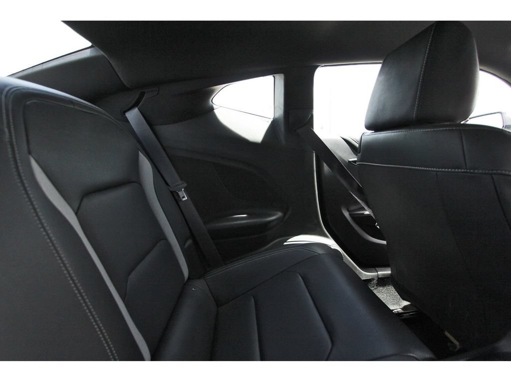 Used 2016 Chevrolet Camaro SS RWD image 13