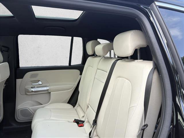 New 2025 Mercedes-Benz GLB 250 image 17