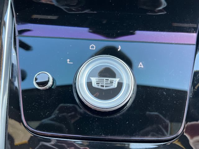 Certified 2025 Cadillac Escalade Premium Luxury AWD/4WD image 32