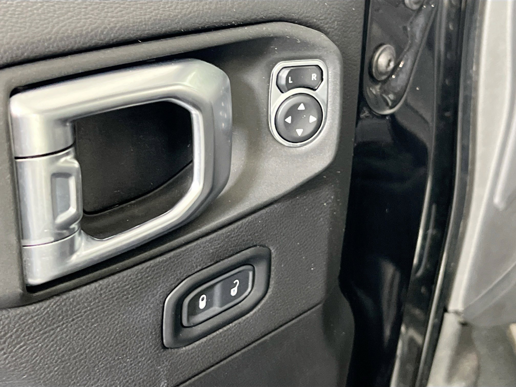 Used 2022 Jeep Wrangler Unlimited Sahara image 18