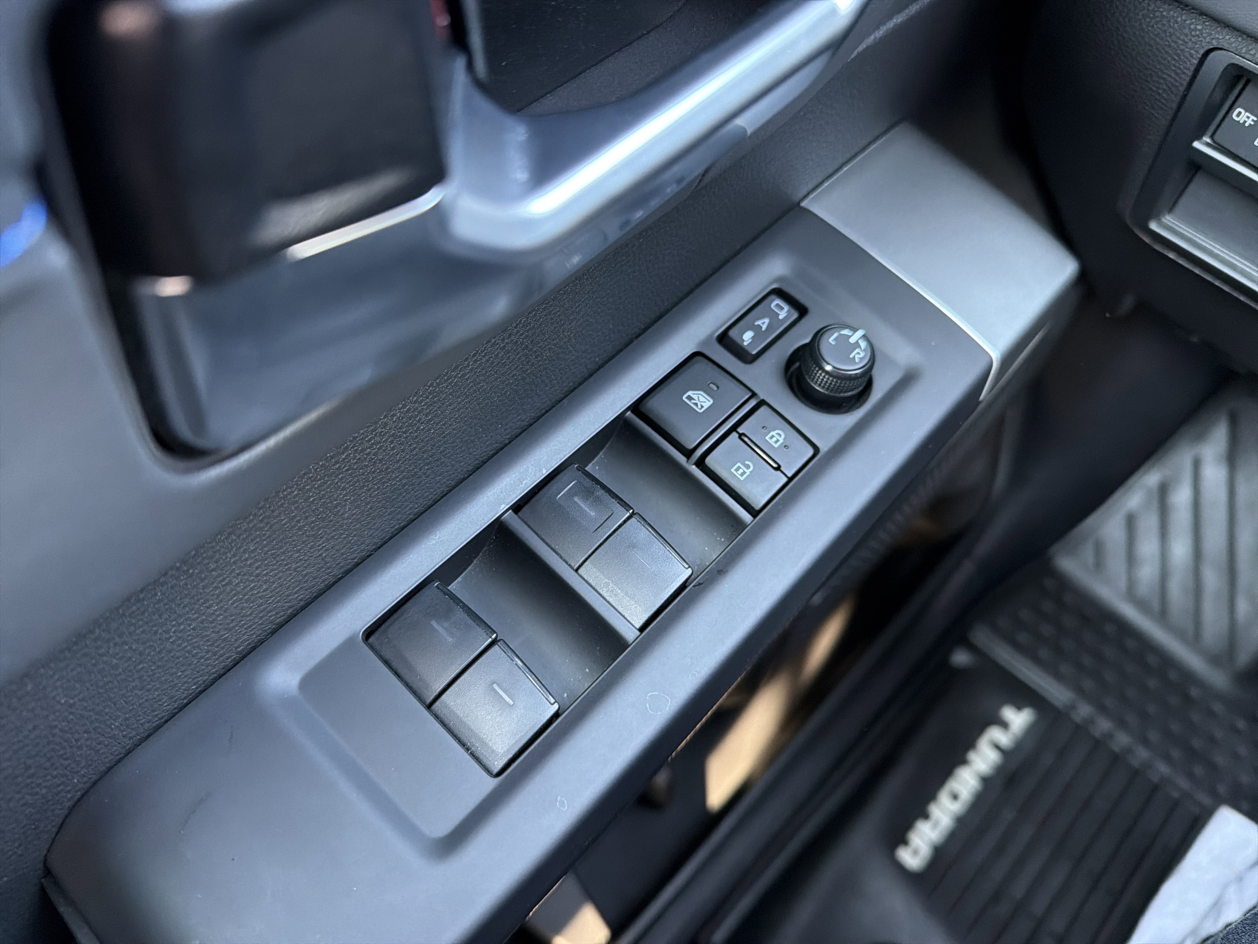 Used 2024 Toyota Tundra Platinum image 15