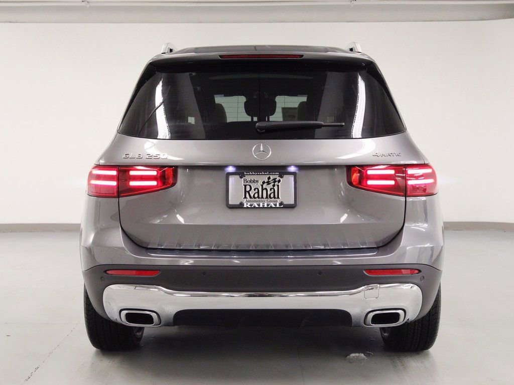 New 2026 Mercedes-Benz GLB 250 4MATIC image 5