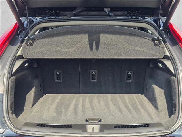 Used 2023 Cadillac XT4 Premium Luxury image 6