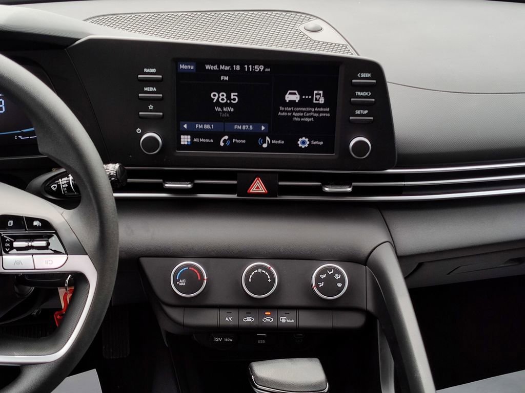Used 2025 Hyundai Elantra SE image 26