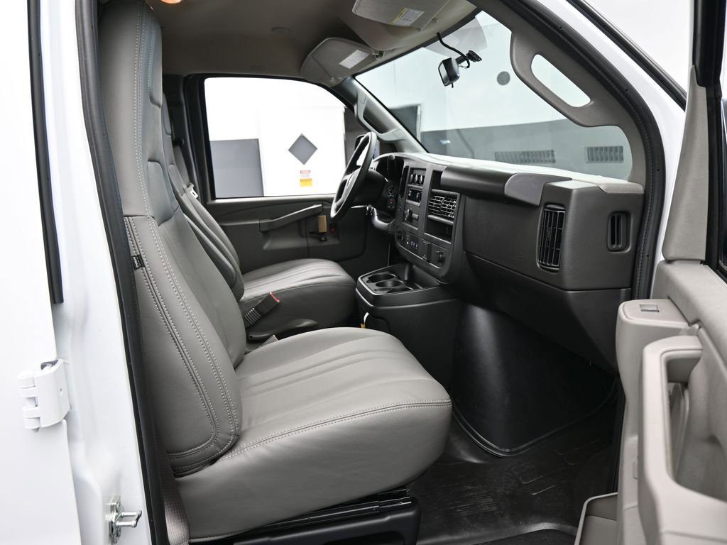 New 2025 Chevrolet Express 2500 w/ Driver Convenience Package image 25