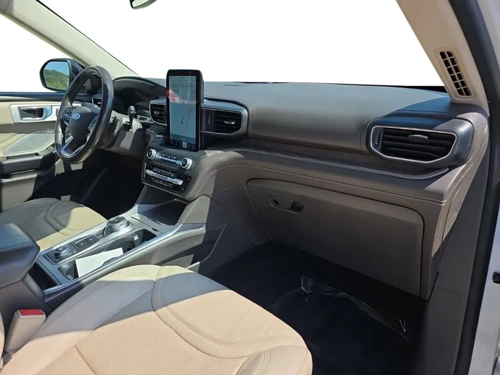 Used 2020 Ford Explorer Platinum w/ Premium Technology Package AWD/4WD image 24