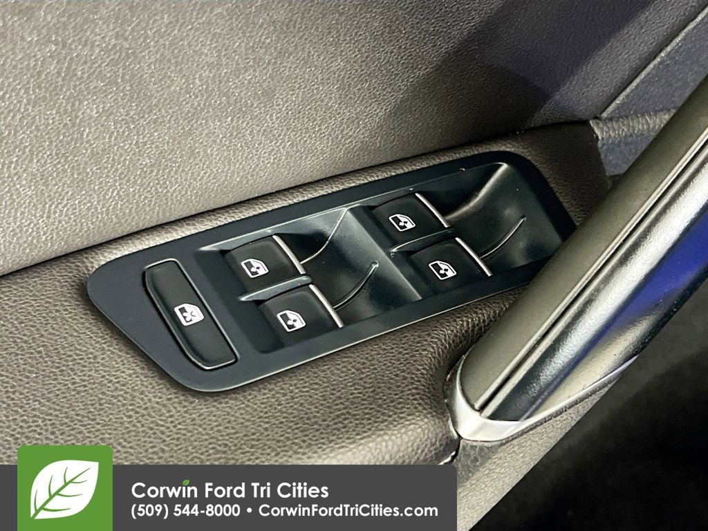 Used 2019 Volkswagen Golf R 4-Door image 12