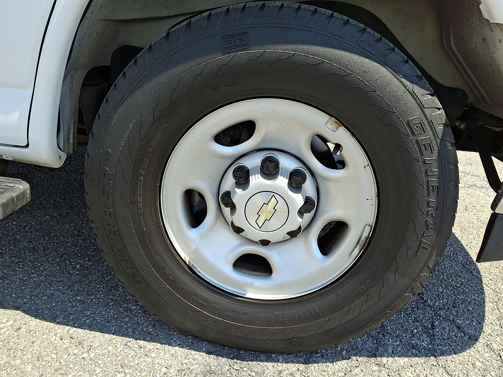Used 2022 Chevrolet Express 2500 w/ Communications Package RWD image 8
