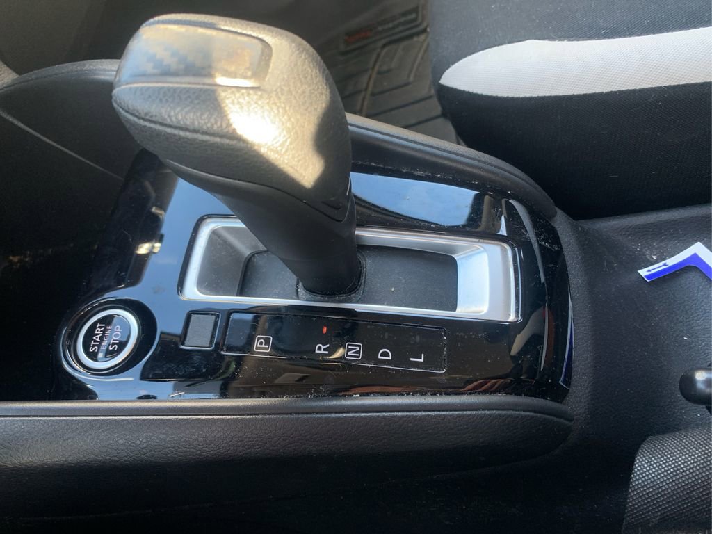 Certified 2022 Nissan Versa SV image 25