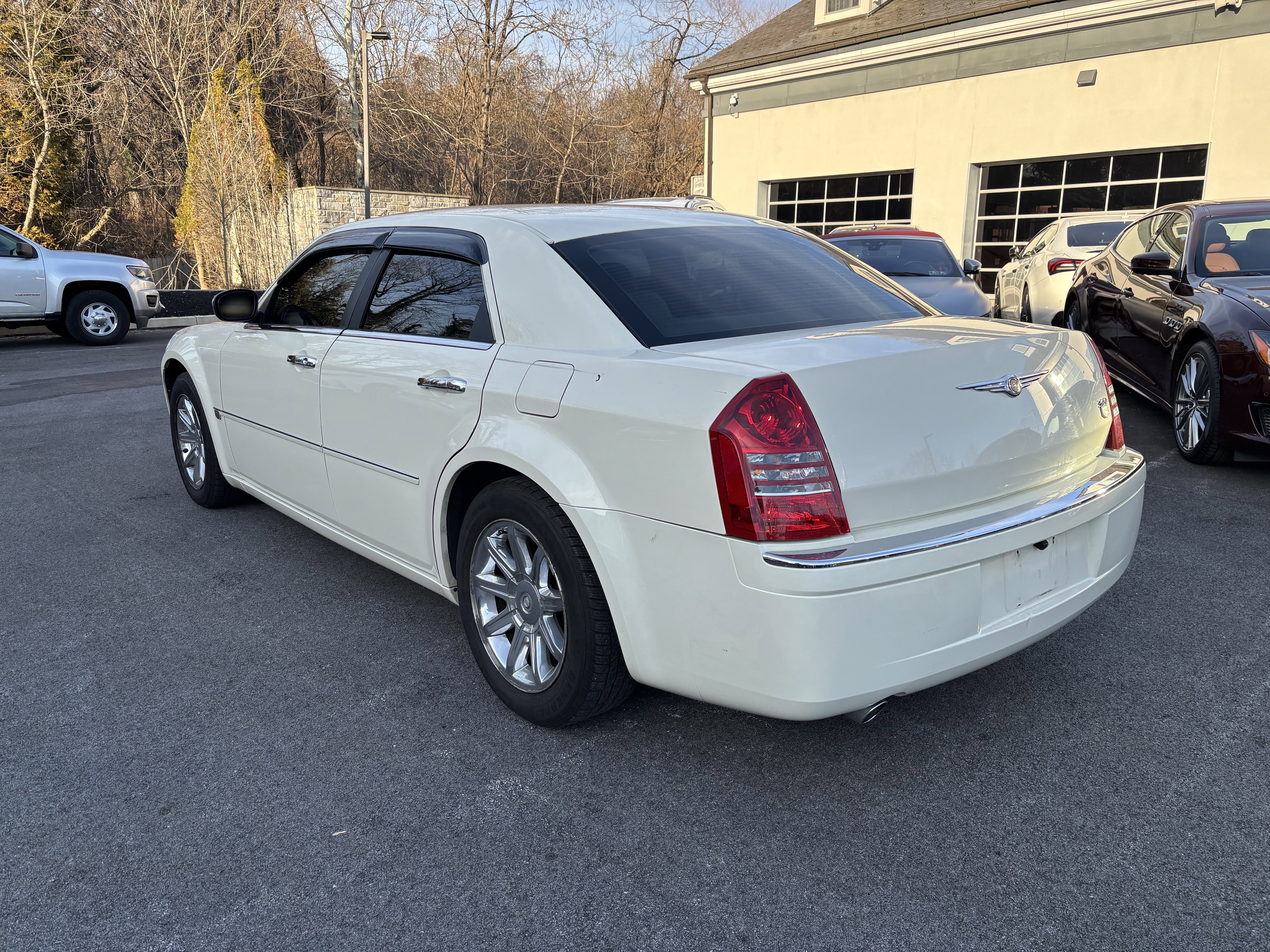 Used 2005 Chrysler 300 C image 3