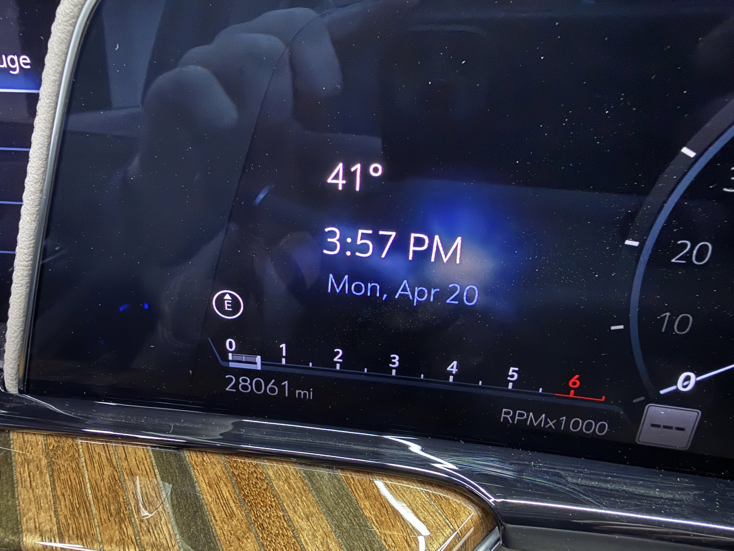 Used 2023 Cadillac Escalade Premium Luxury Platinum AWD/4WD image 19