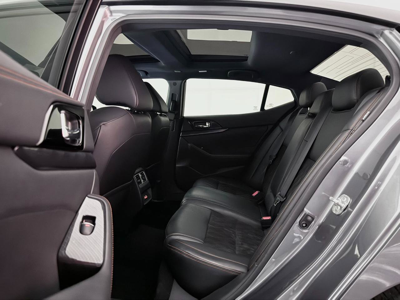 Used 2020 Nissan Maxima SR w/ Sport Mat Group FWD image 22