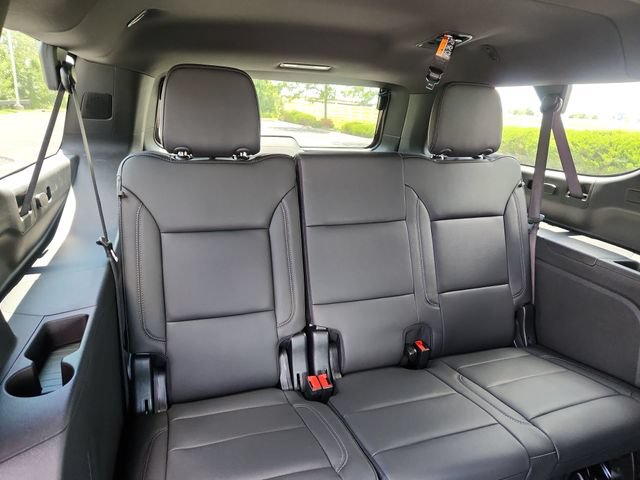 New 2026 Chevrolet Suburban LT w/ Comfort Package AWD/4WD image 18