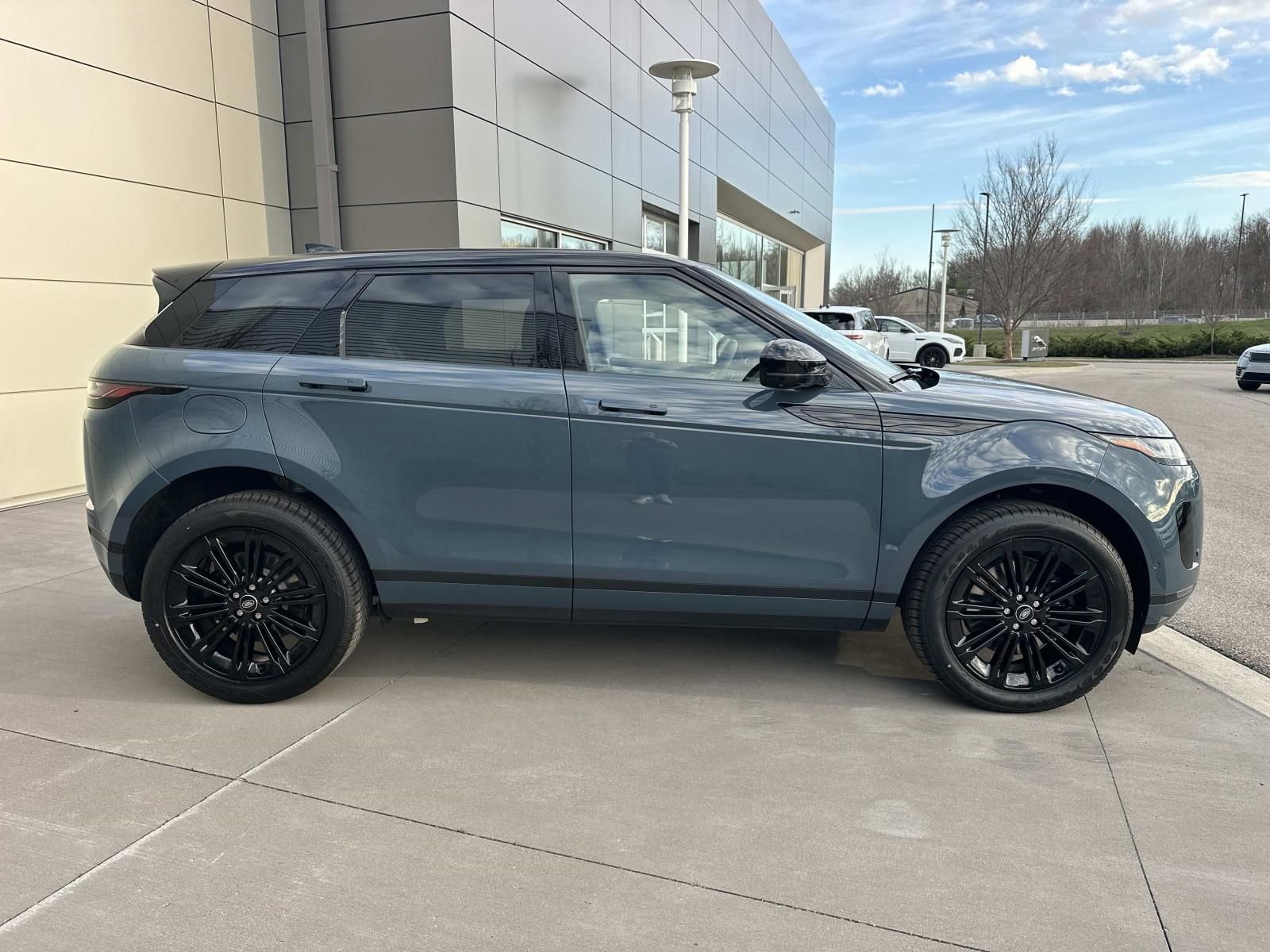 New 2026 Land Rover Range Rover Evoque S AWD/4WD image 4