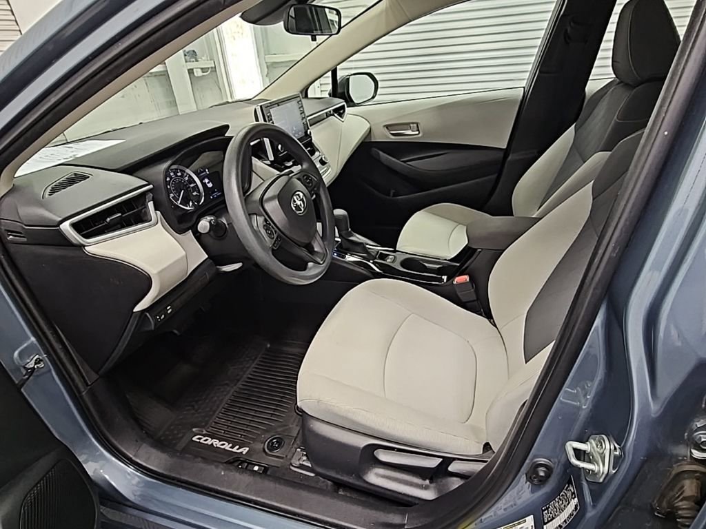 Used 2020 Toyota Corolla LE image 11