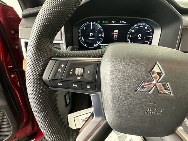 Used 2023 Mitsubishi Outlander SEL AWD/4WD image 27
