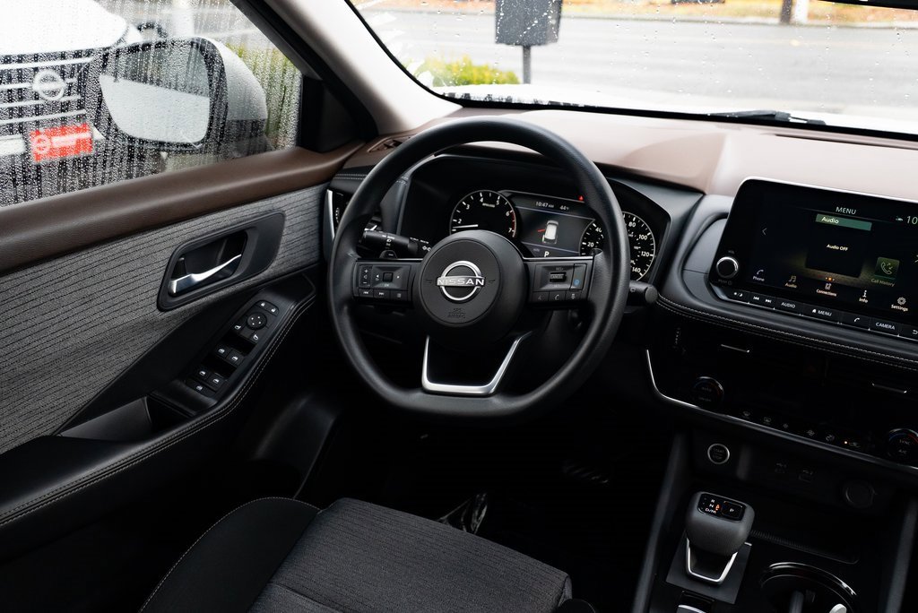 Used 2022 Nissan Rogue SV image 9