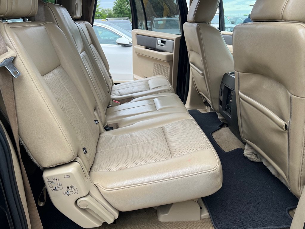 Used 2014 Ford Expedition EL XLT w/ Equipment Group 202A AWD/4WD image 16