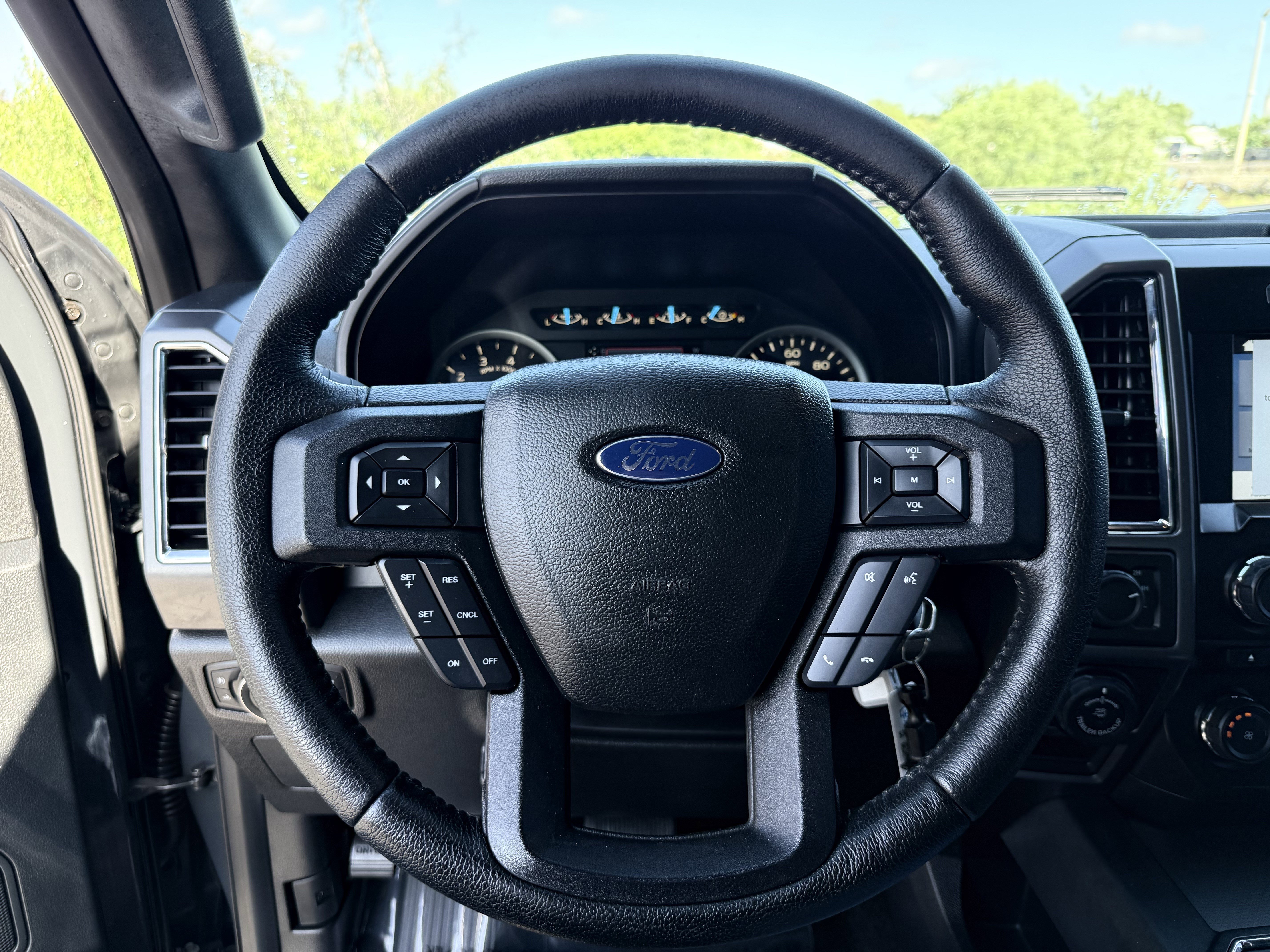 Used 2016 Ford F150 XLT w/ Equipment Group 302A Luxury AWD/4WD image 29