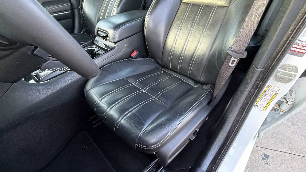 Used 2023 Chrysler 300 S RWD image 15