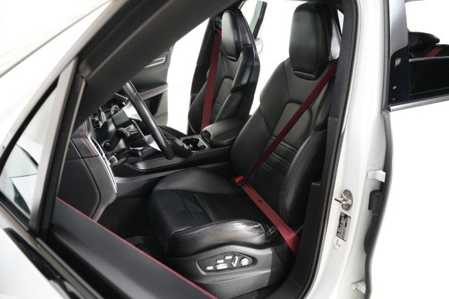 Used 2021 Porsche Cayenne GTS AWD/4WD image 38