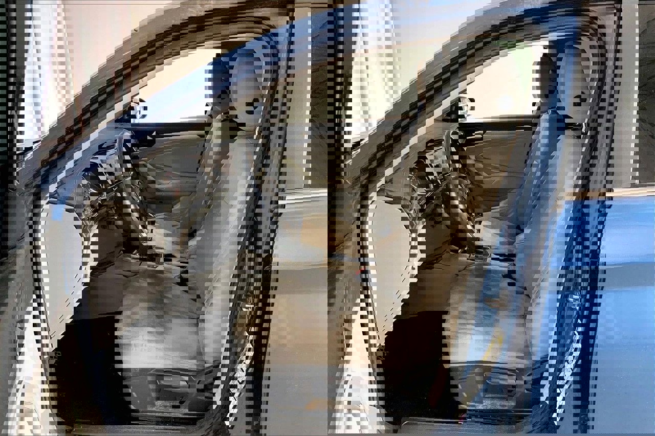 Used 2019 Volkswagen Jetta S w/ Driver Assistance Package image 15