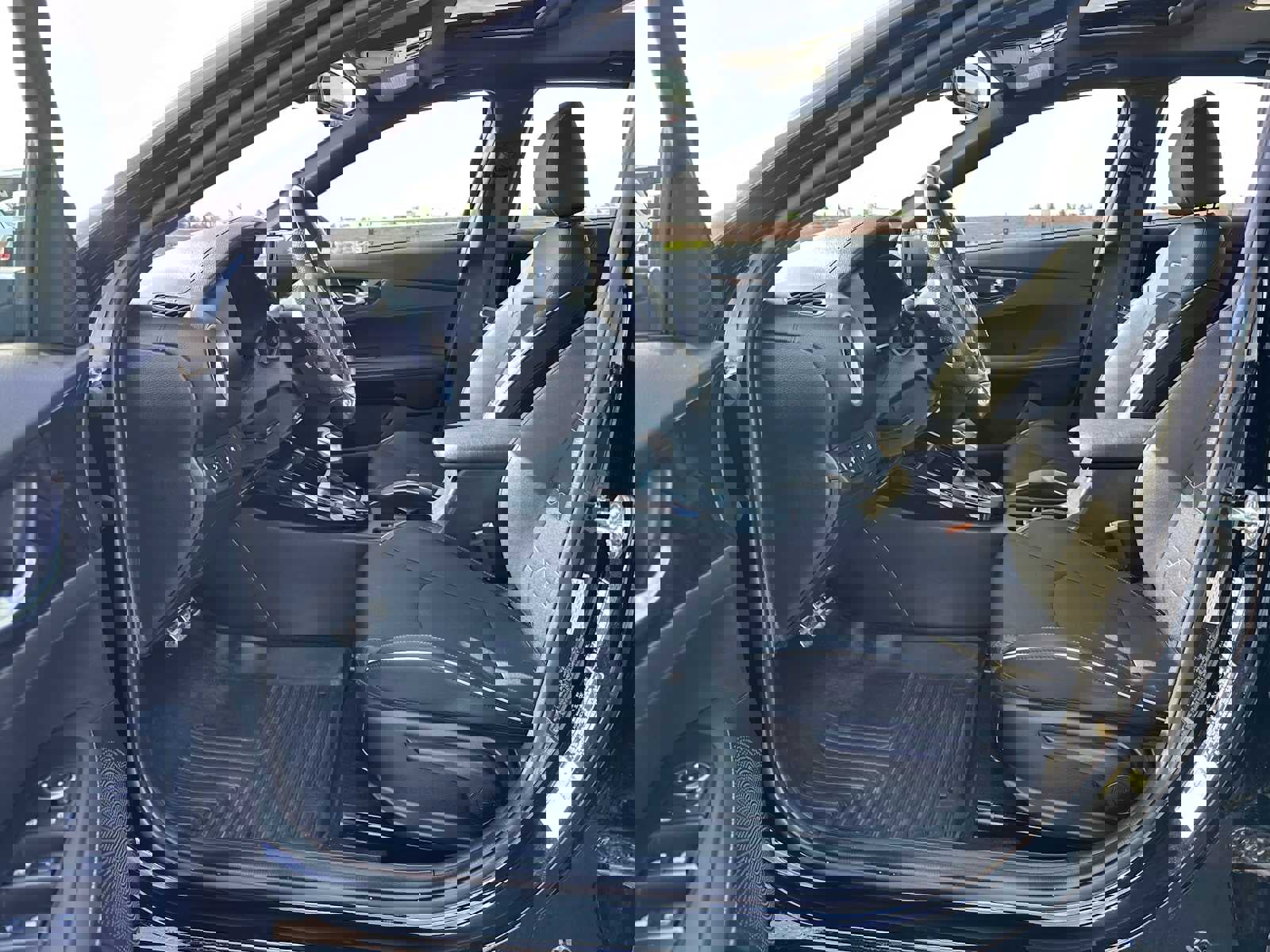 Used 2023 Kia Forte GT-Line w/ GT-Line Premium Package image 18