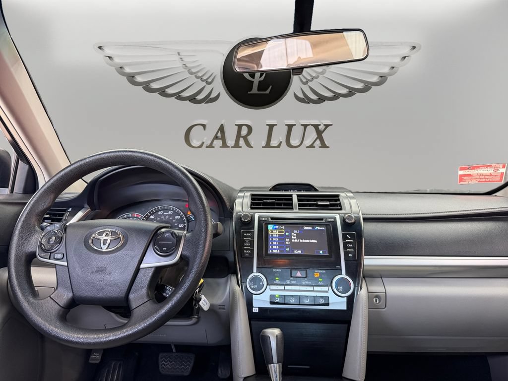 Used 2012 Toyota Camry LE FWD image 11