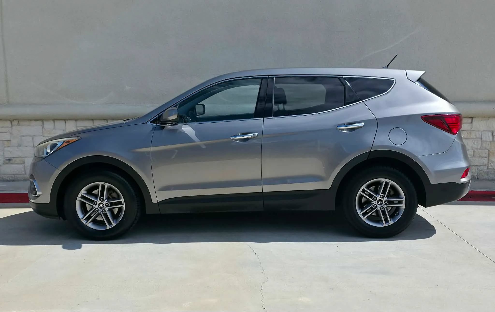 Used 2018 Hyundai Santa Fe Sport FWD image 6